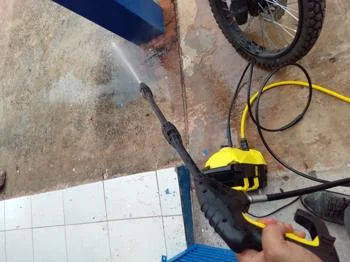 Foto 2 de Hidro Lavadora Marca Consumer Modelo 1200watts Usado En Buen Estado Acc Pistola De Agua Y Manguera