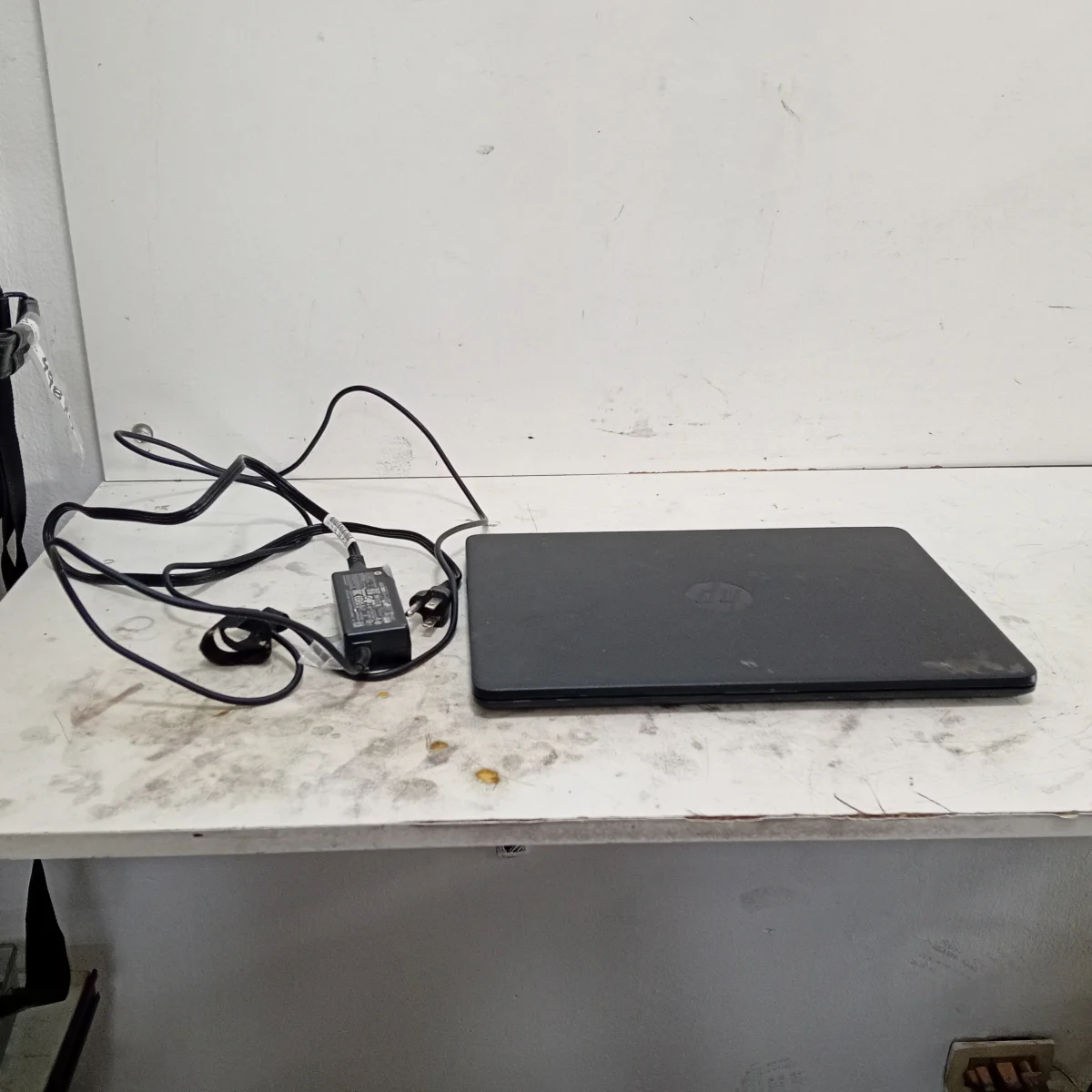 Foto 3 de Notebook Marca Hp Modelo 14-Dq0xxx Procesador Celeron Memoria Ram 8 Gb Disco Duro 118 Gb Generacion No Tiene Acc Cargador