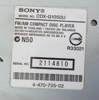 Foto 3 de Auto Radio Sin Pantalla Marca Sony Sin Control Modelo Cdx-G1050u Usado En Buen Estado Acc Puerto UsbCdAuxMp3