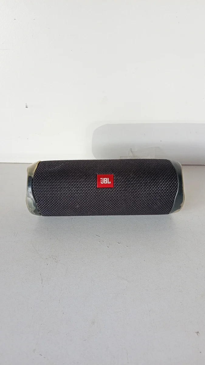 Parlante Portatil Marca Jbl Modelo Flip 50 Usado En Buen Estado Con No Tiene Acc No Tiene