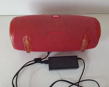 Foto 3 de Parlante Portatil Marca Jbl Modelo Xtreme 2 Acc UsbBtAux