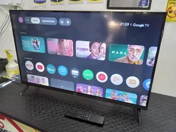 Televisor Led Smart De 32 '' Marca Tcl Modelo 32s5k Con Control Usado En Buen Estado Acc Con Patitas