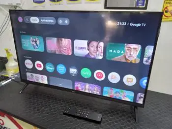Televisor Led Smart De 32 '' Marca Tcl Modelo 32s5k Con Control Usado En Buen Estado Acc Con Patitas
