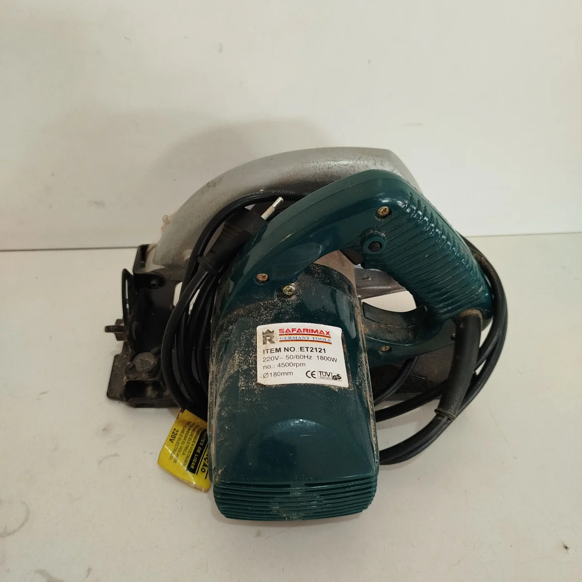 Foto 2 de Sierra Tipo Circular Marca Safarimax Modelo Et 2121 Usado En Buen Estado Acc Con Disco Base Y Protector