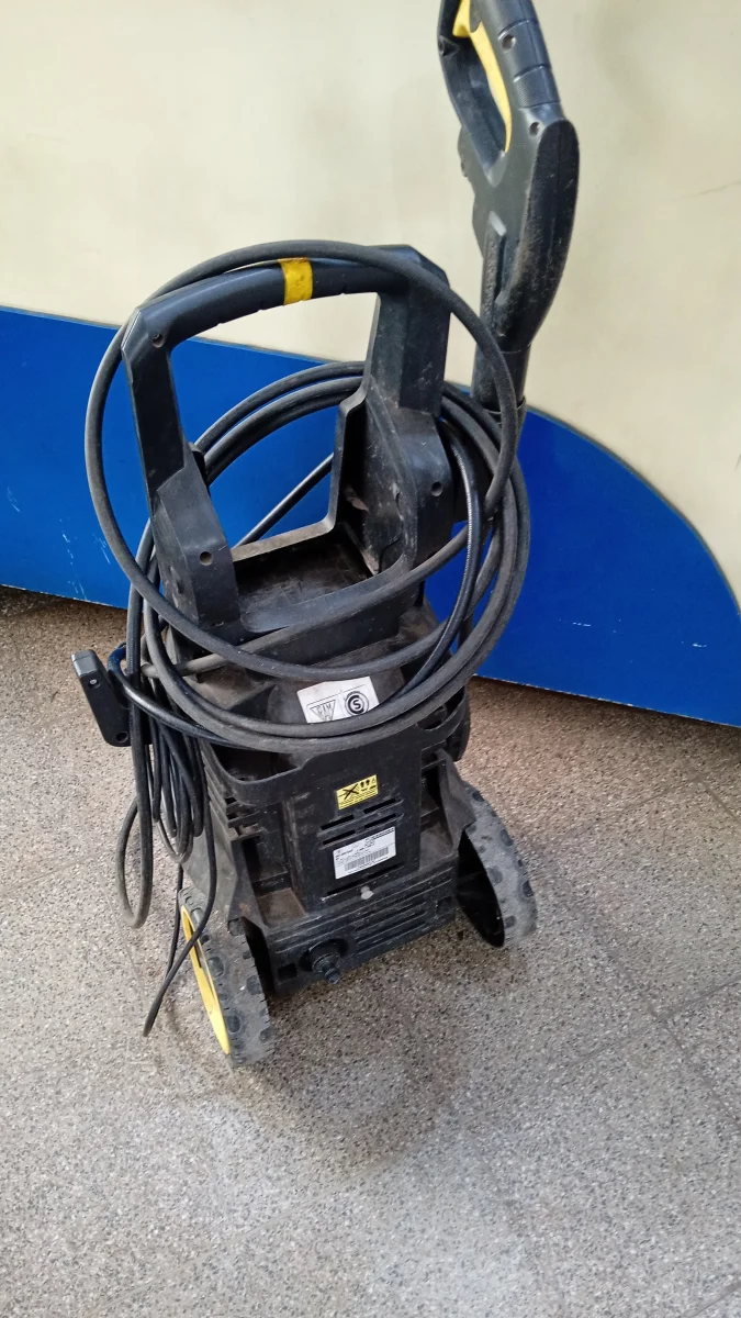 Foto 2 de Hidro Lavadora Marca Karcher. Modelo K5 Usado En Buen Estado Acc No Tiene