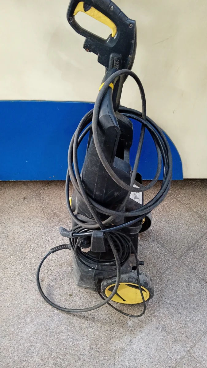Foto 3 de Hidro Lavadora Marca Karcher. Modelo K5 Usado En Buen Estado Acc No Tiene
