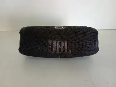 Speaker Potencia Watts No Tiene Marca Jbl Sin Control Modelo Charge 5 Usado En Buen Estado Sin Caja Acc No Tiene