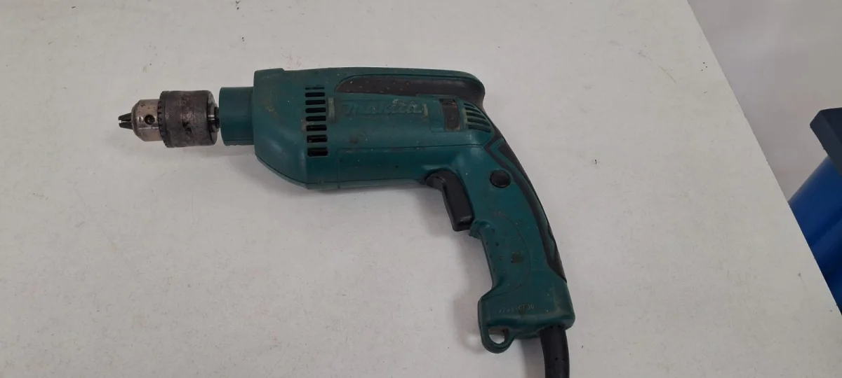 Foto 3 de Taladro Marca Makita Modelo Hp1640 Usado En Buen Estado Acc No Tiene