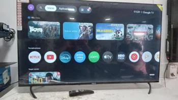 Foto 3 de Televisor Led Smart De 50 '' Marca Tokyo Modelo Tvtokuf50gtv Con Control Usado En Buen Estado Acc 2 PatitasCable Power