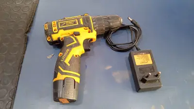 Taladro Marca Fascy Modelo Lithium Acc Con Cargador