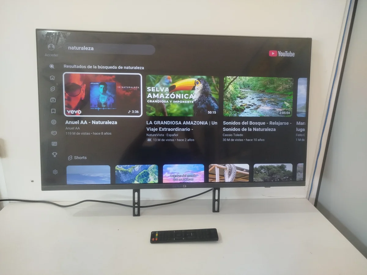 Televisor Led Smart De 40 '' Marca Speed Modelo Stvledk40sdl Con Control Usado En Buen Estado Acc Soporte Para Pared