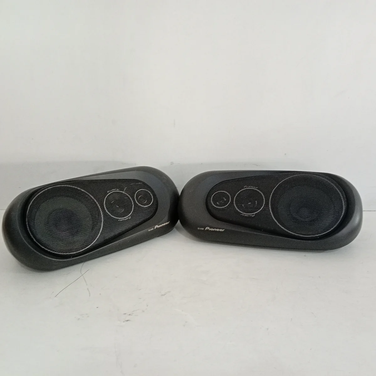 Foto 2 de Parlante Para Auto Marca Pioneer Modelo Ts-X150 Usado En Buen Estado Acc No Tiene