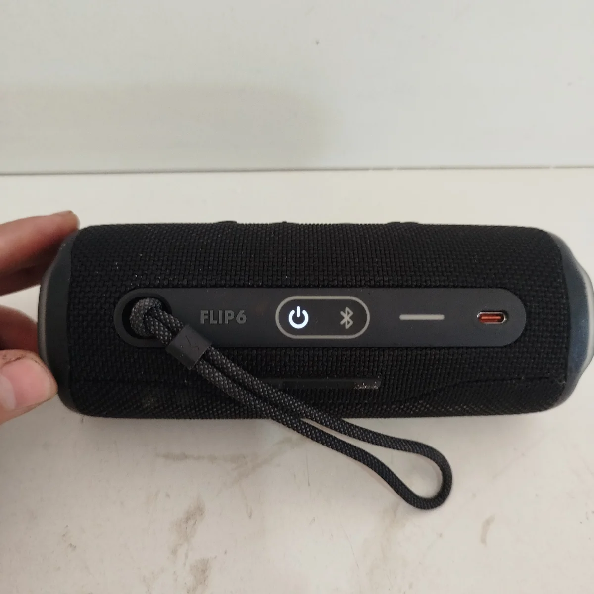 Foto 2 de Parlante Portatil Marca Jbl Modelo Flip 5 Acc Sin Cable Cargador