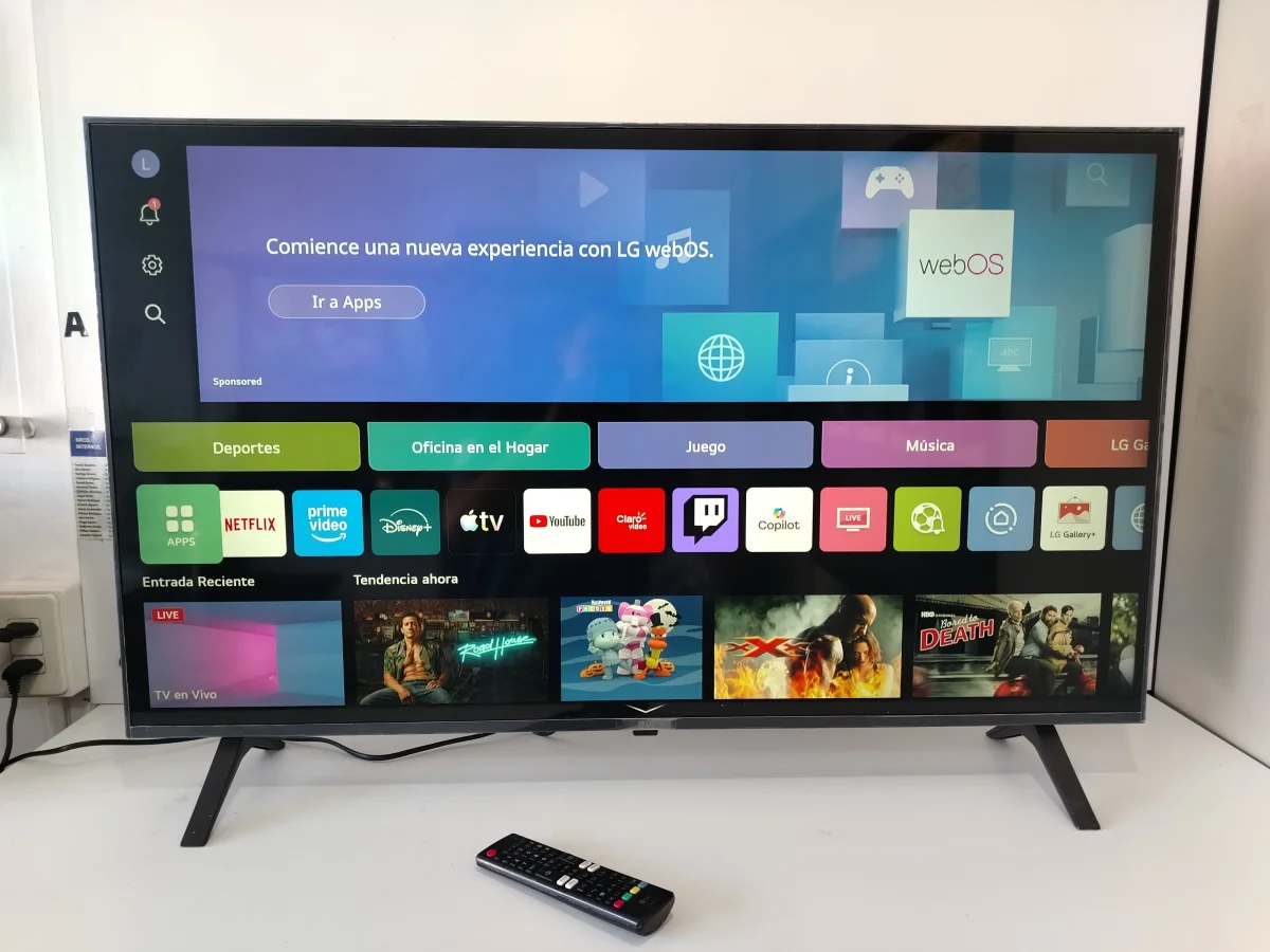 Televisor Led Smart De 43 '' Marca Lg Modelo 43ur7800psb Con Control Usado En Buen Estado Acc PatitasCable Cte