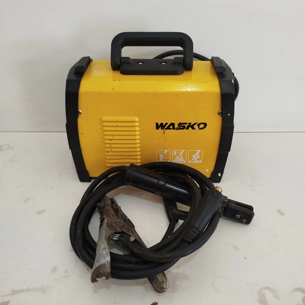 Soldador Marca Wasko Modelo Wel8200m2x Usado En Buen Estado Acc Con Pinza Negativo Y Positivo
