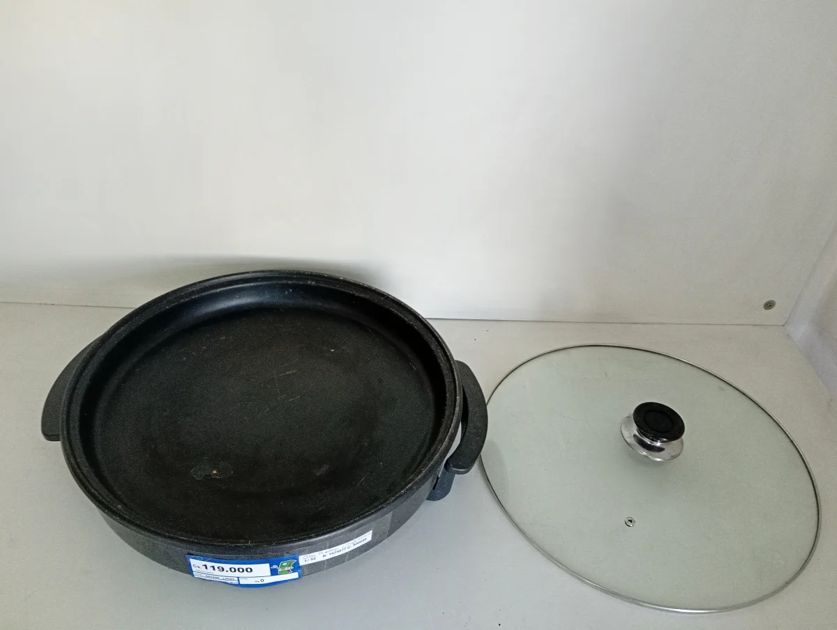 Foto 3 de Olla Marca Premier Modelo Ed-3690 Usado En Buen Estado Con Cable Corriente Con Regulador De Temperatura Tipo Inducción Acc Con Tapa De Vidrio