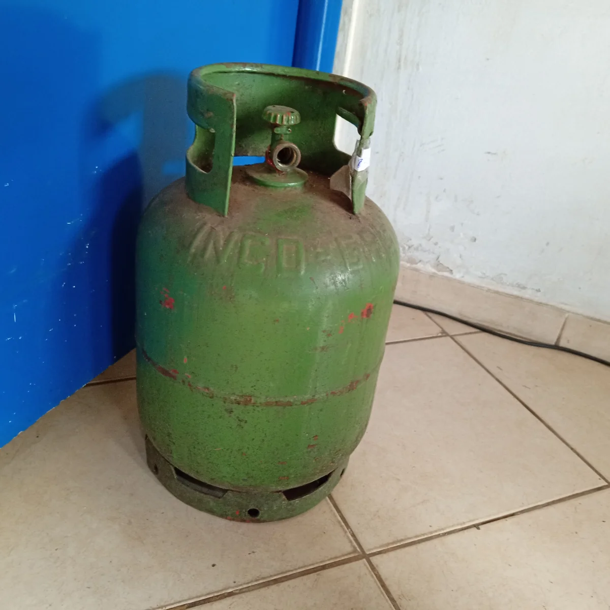 Foto 2 de Garrafa Cap 10 Kg. Marca Gas Total Usado Con Desgaste Color Verde Acc No Tiene