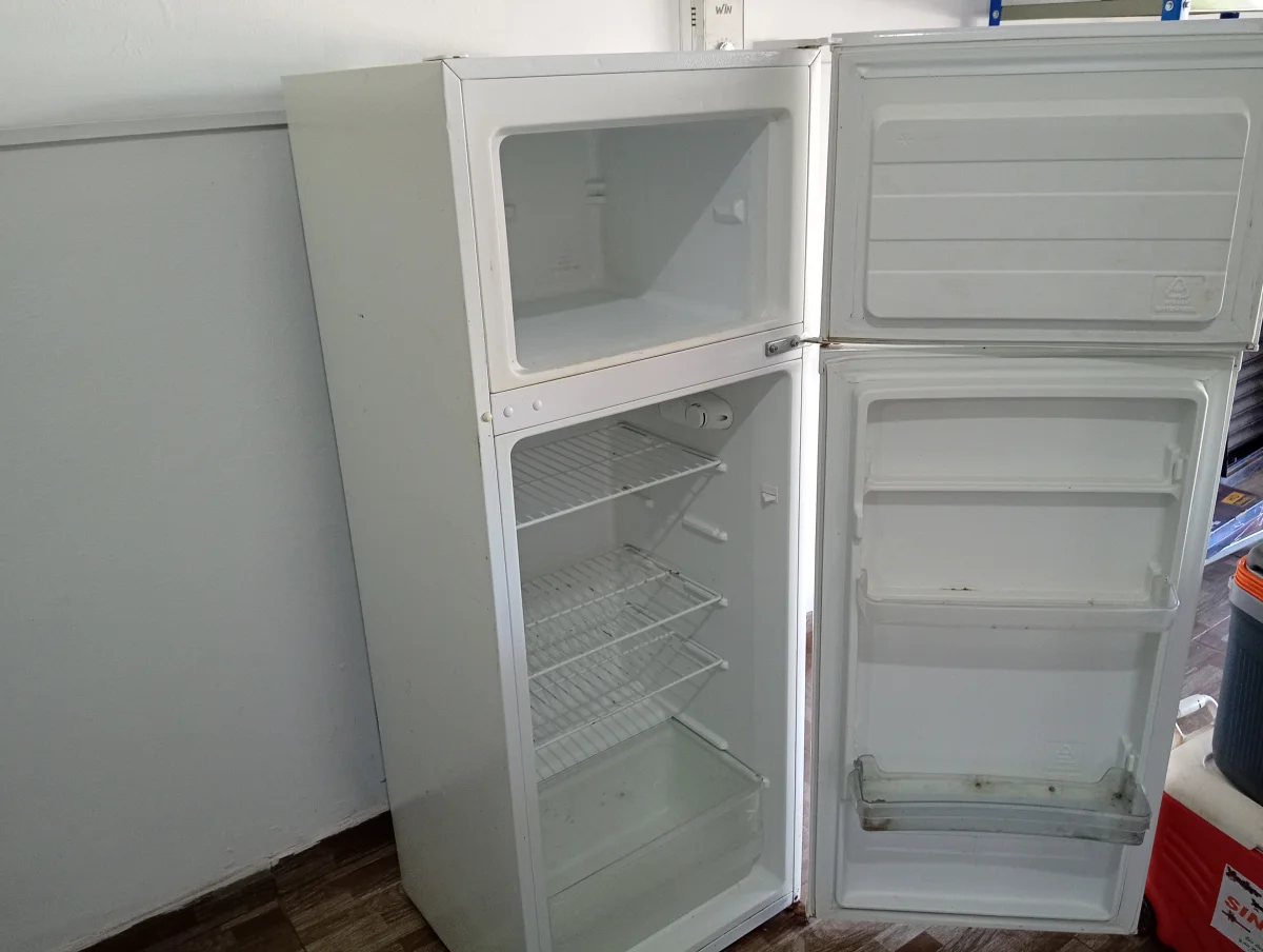 Foto 2 de Heladera Marca Jam Modelo Jamd-273f Usado En Buen Estado Litros 30.000 Acc No Tiene