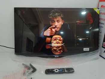 Foto 3 de Televisor Led Smart De 32 '' Marca Kolke Modelo 32-Sm Con Control Nuevo Sin Uso Acc Cable PowerPar De Patitas