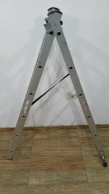 Escalera Marca No Tiene Altura 3 M Cap 120 Kg. Usado Con Desgaste Acc No Tiene