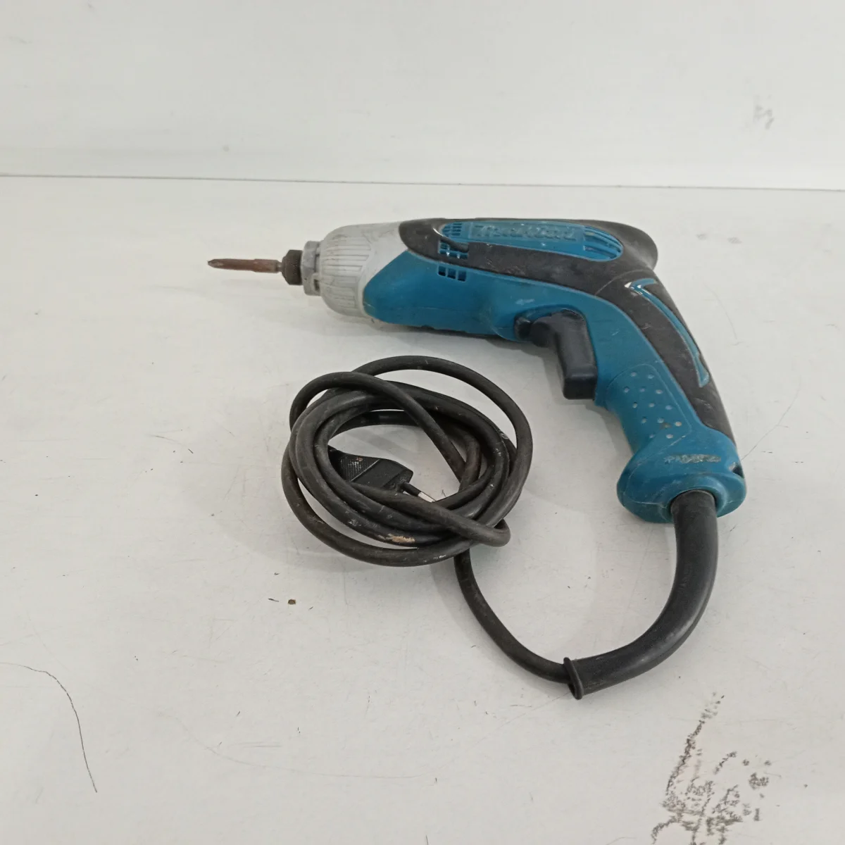 Foto 2 de Taladro Marca Makita Modelo Td0100 Usado En Buen Estado Acc No Tiene