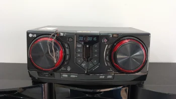 Foto 2 de Equipo De Sonido Marca Lg Con Control Modelo Cj45 Usado En Buen Estado Acc 2parlantes+1woofer