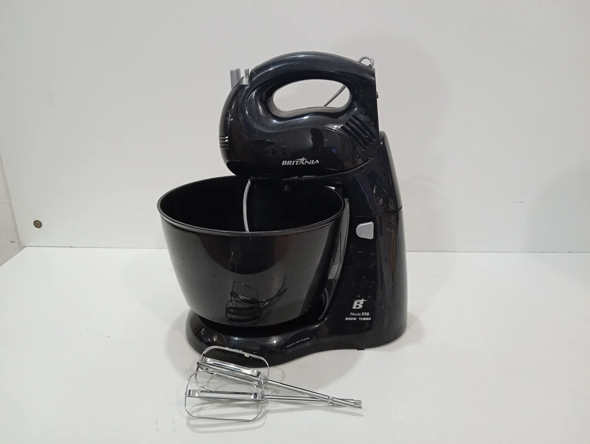 Batidora Marca Britania. Modelo Perola 550 Usado En Buen Estado Acc 2 Batidores1 Bowl De Plastico
