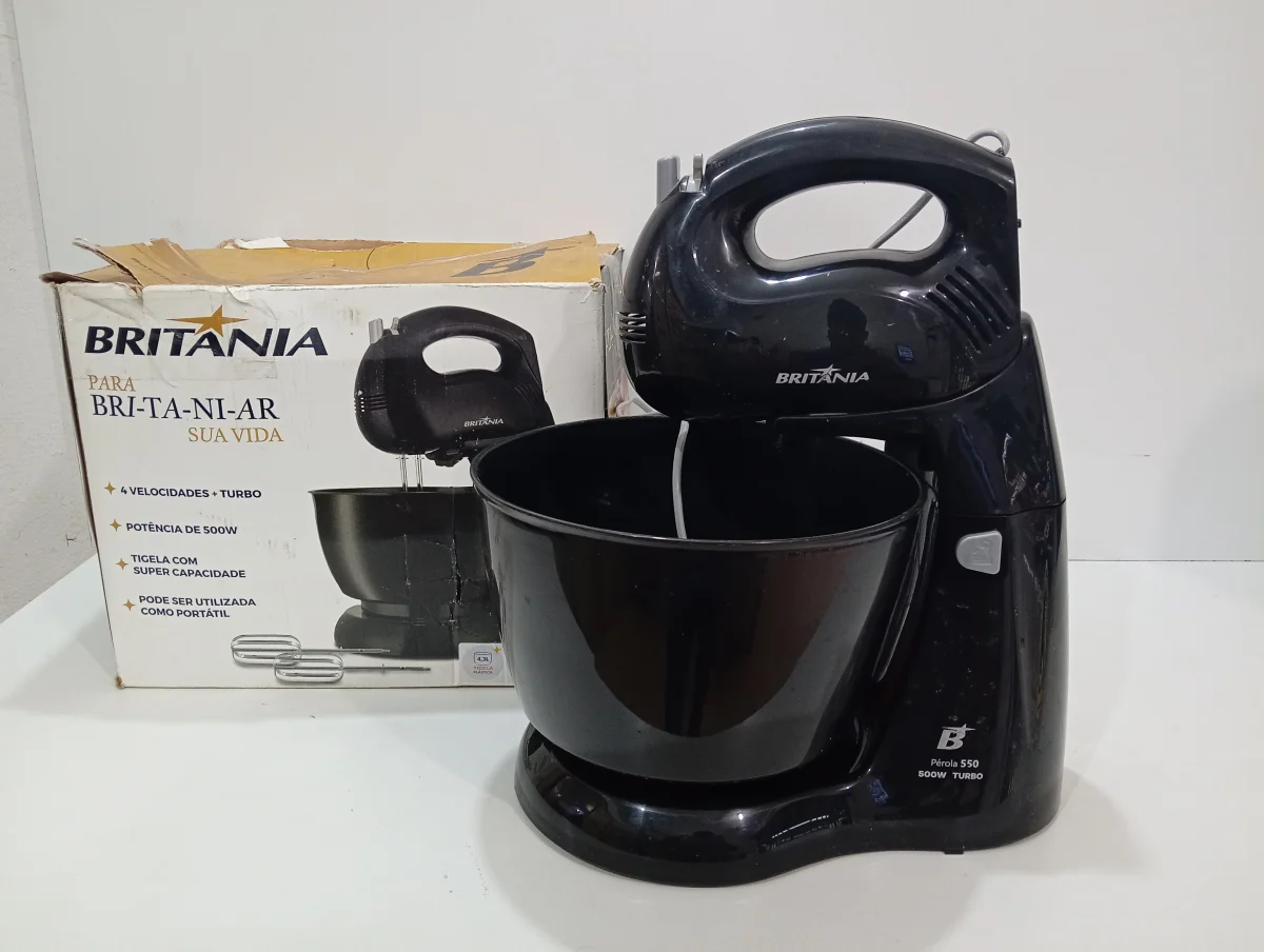 Foto 3 de Batidora Marca Britania. Modelo Perola 550 Usado En Buen Estado Acc 2 Batidores1 Bowl De Plastico