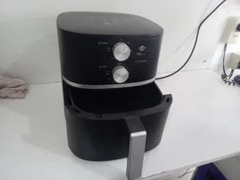 Fritadora Marca Tokyo Modelo Edtokaryer5.2l Usado En Buen Estado Acc No Tiene