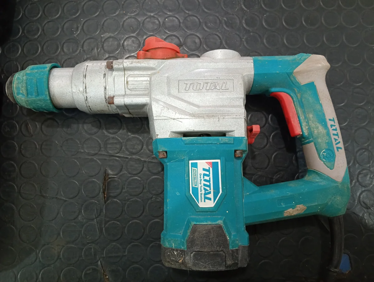 Taladro Marca Total Modelo Th110286 Usado En Buen Estado Acc Llave3 Mechas