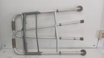 Foto 2 de Andador Para Adulto Marca Acc 2 Rueditas