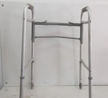 Foto 3 de Andador Para Adulto Marca Acc 2 Rueditas