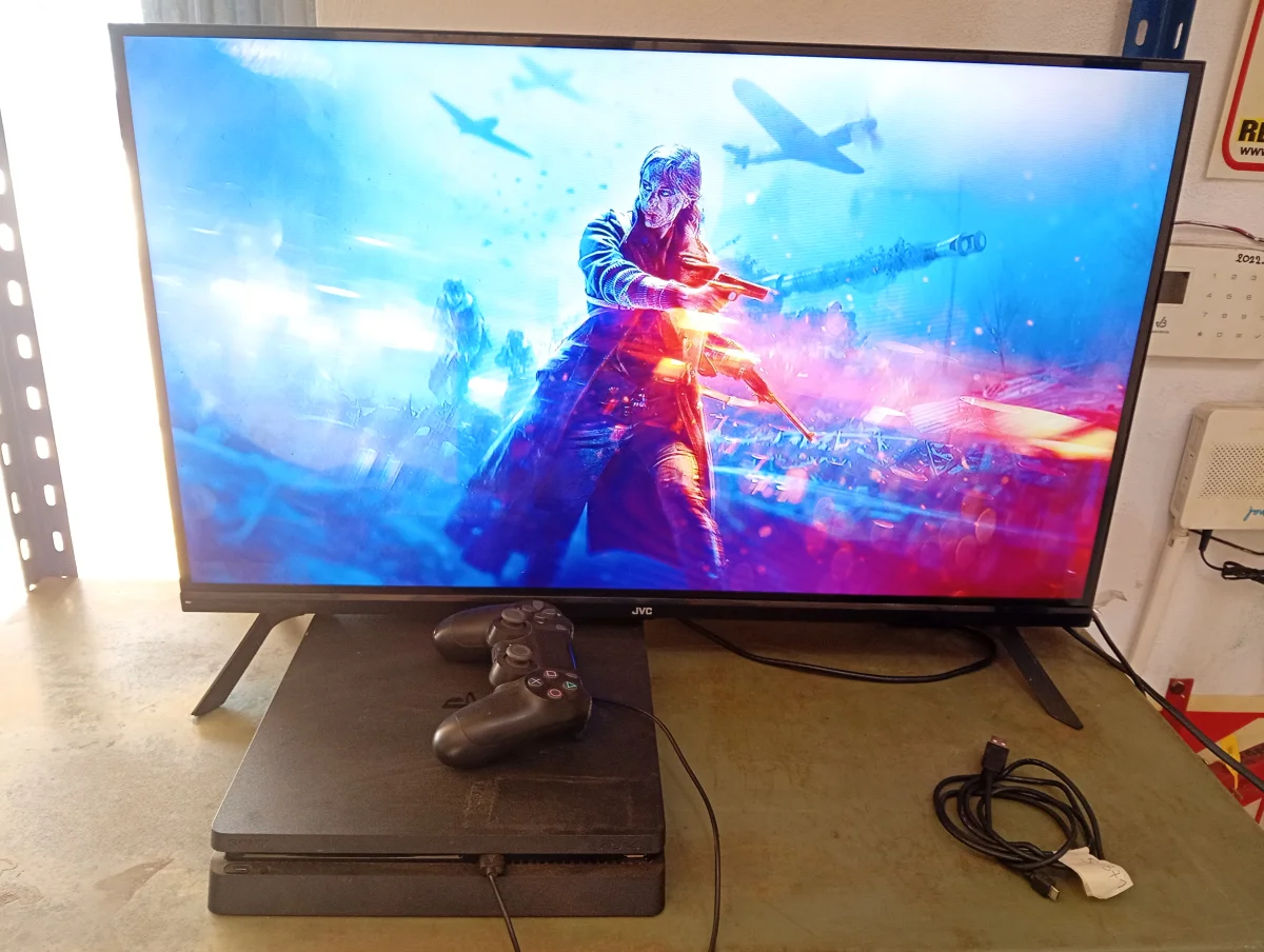 Foto 5 de Juego Electronico Ps4 Marca Sony Modelo Cuh-2215 Disco Duro 1.000 Gb Con Control Sin Caja Usado En Buen Estado Acc Con Cable PowerCable HdmiCable UsbDisco Battlefield