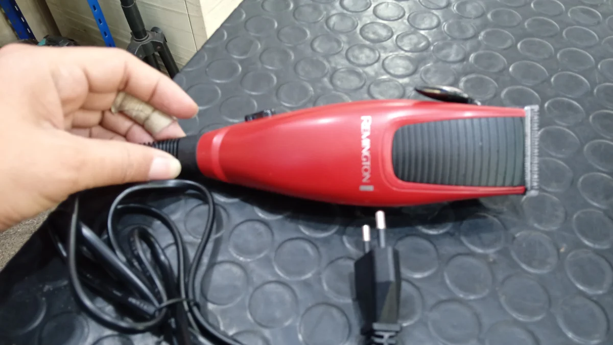 Foto 2 de Maquina De Cortar Cabello Marca Remington Modelo Rg043a Usado En Buen Estado Acc 8 Accesorios