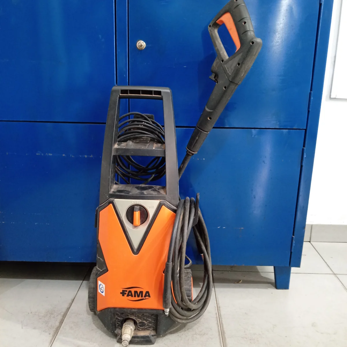 Hidro Lavadora Marca Fama Modelo Hf -100 Usado En Buen Estado Acc Manguera Y Pistola Regulable Rueda De Transporte