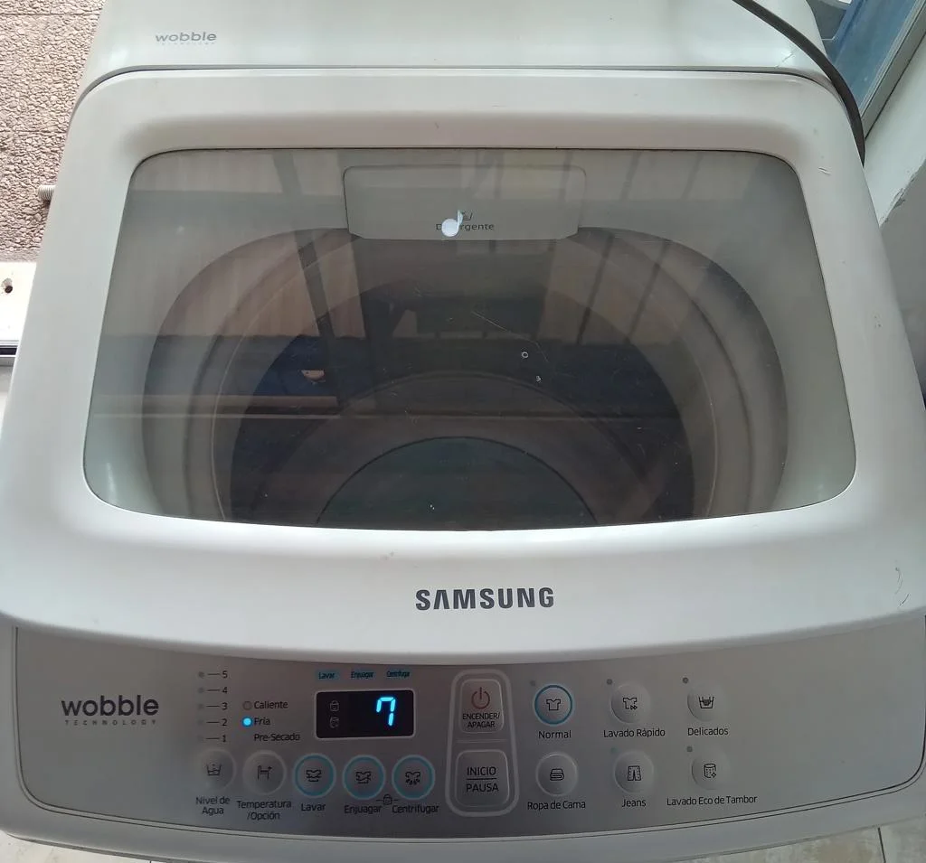 Foto 2 de Lavarropas Cap 8 Kg. Marca Samsung Modelo Wa80h4200sw Usado En Buen Estado Acc Con Manguera De Carga Y Descarga