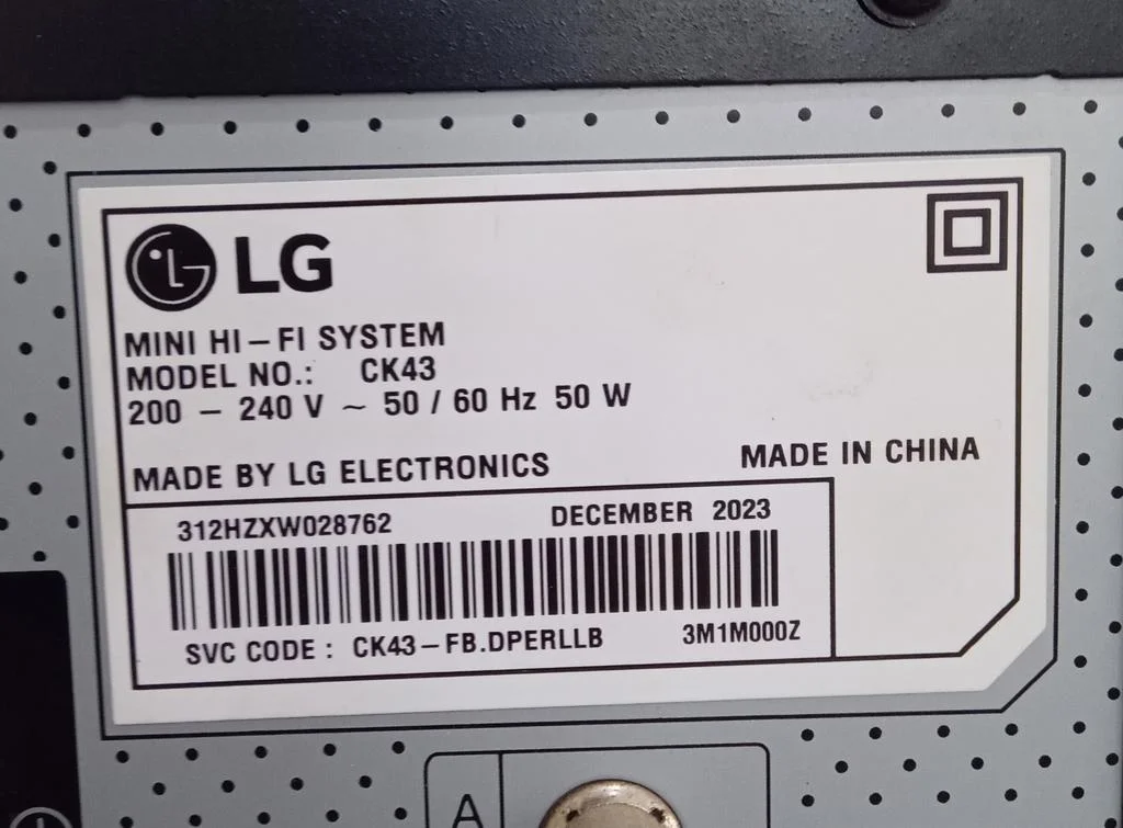Foto 3 de Equipo De Sonido Marca Lg Con Control Modelo Ck43 Usado En Buen Estado Acc Con Dos ParlantesAntena Fm