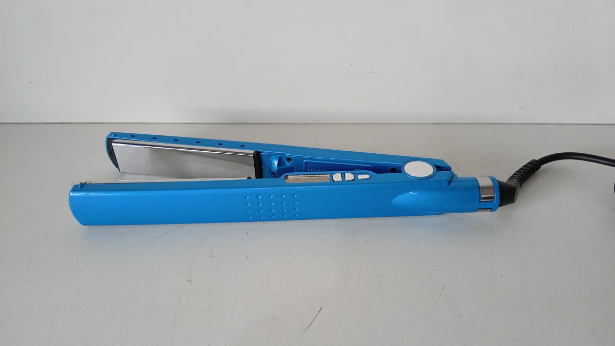 Foto 5 de Planchita Para Cabello Marca No Tiene Modelo No Tiene Usado En Buen Estado Acc No Tiene