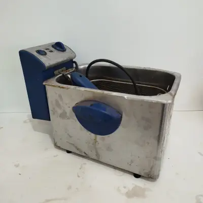 Fritadora Marca E.Solac Modelo Fg 6930 Usado Con Desgaste Acc Con Canasta