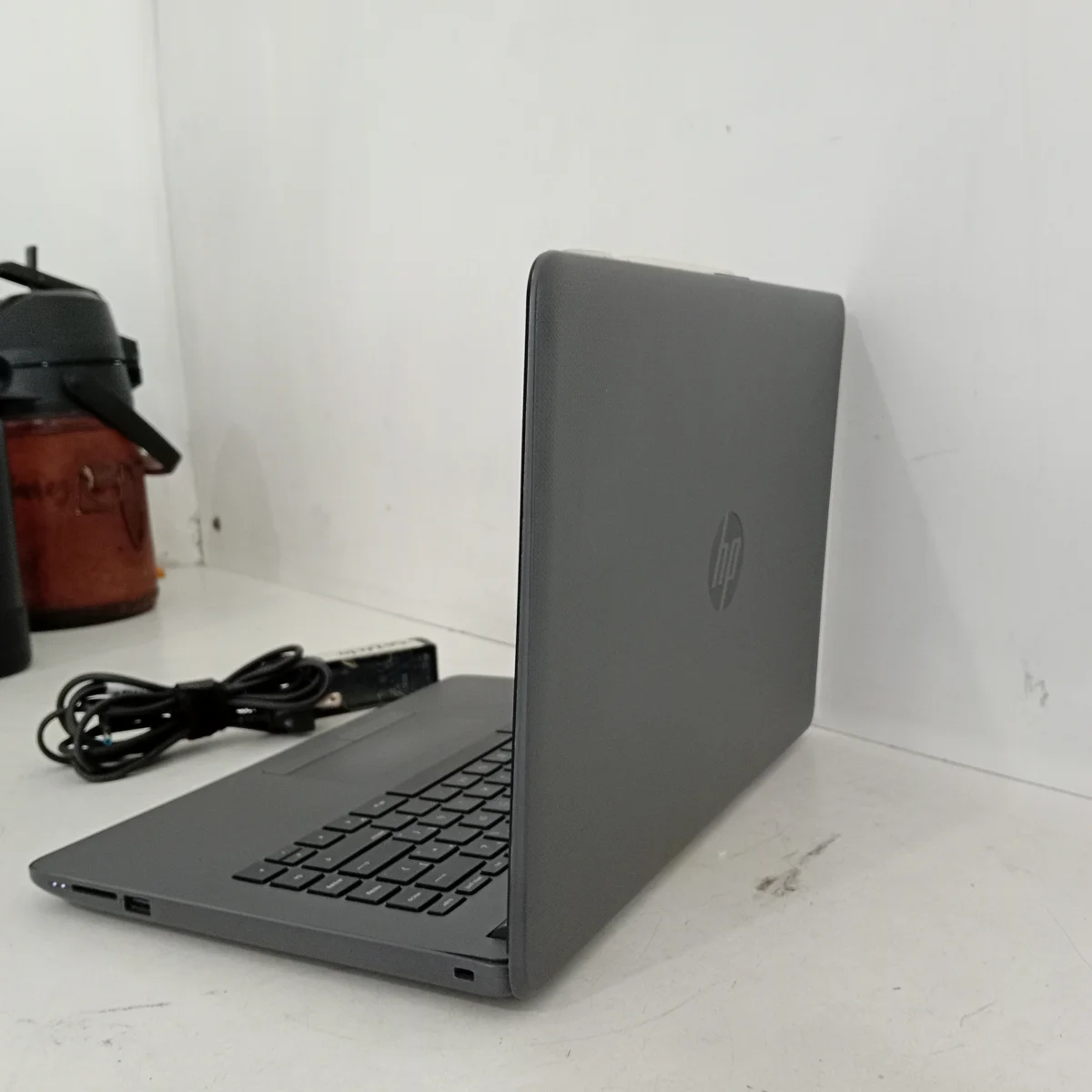 Foto 2 de Notebook Marca Hp Modelo Hp 245 G6 Procesador Amd A9 Memoria Ram 8 Gb Disco Duro 500 Gb Generacion No Tiene Acc No Tiene
