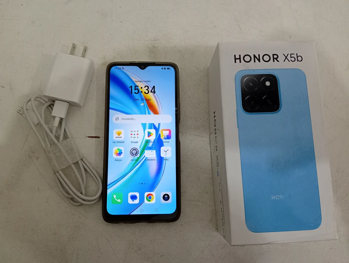 Celular Marca Honor Modelo X5b Memoria Ram 4 Gb Almacenamiento Interno 128 Gb Acc Con EstucheCargador Con CableLlave Para Chip