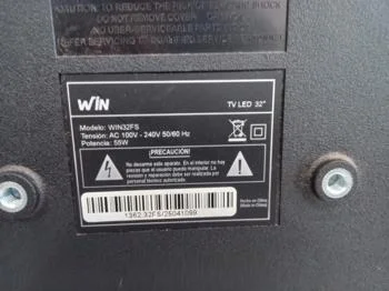 Foto 2 de Televisor Led Convencional De 32 '' Marca Win Modelo Win32fs Usado En Buen Estado Con Control Sin Caja Acc Dos Patitas