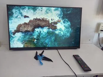 Foto 3 de Televisor Led Convencional De 32 '' Marca Win Modelo Win32fs Usado En Buen Estado Con Control Sin Caja Acc Dos Patitas