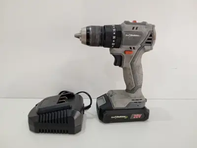 Taladro Marca Gladiator Modelo Tgp 1013/20 Acc Con Batería Y Cargador