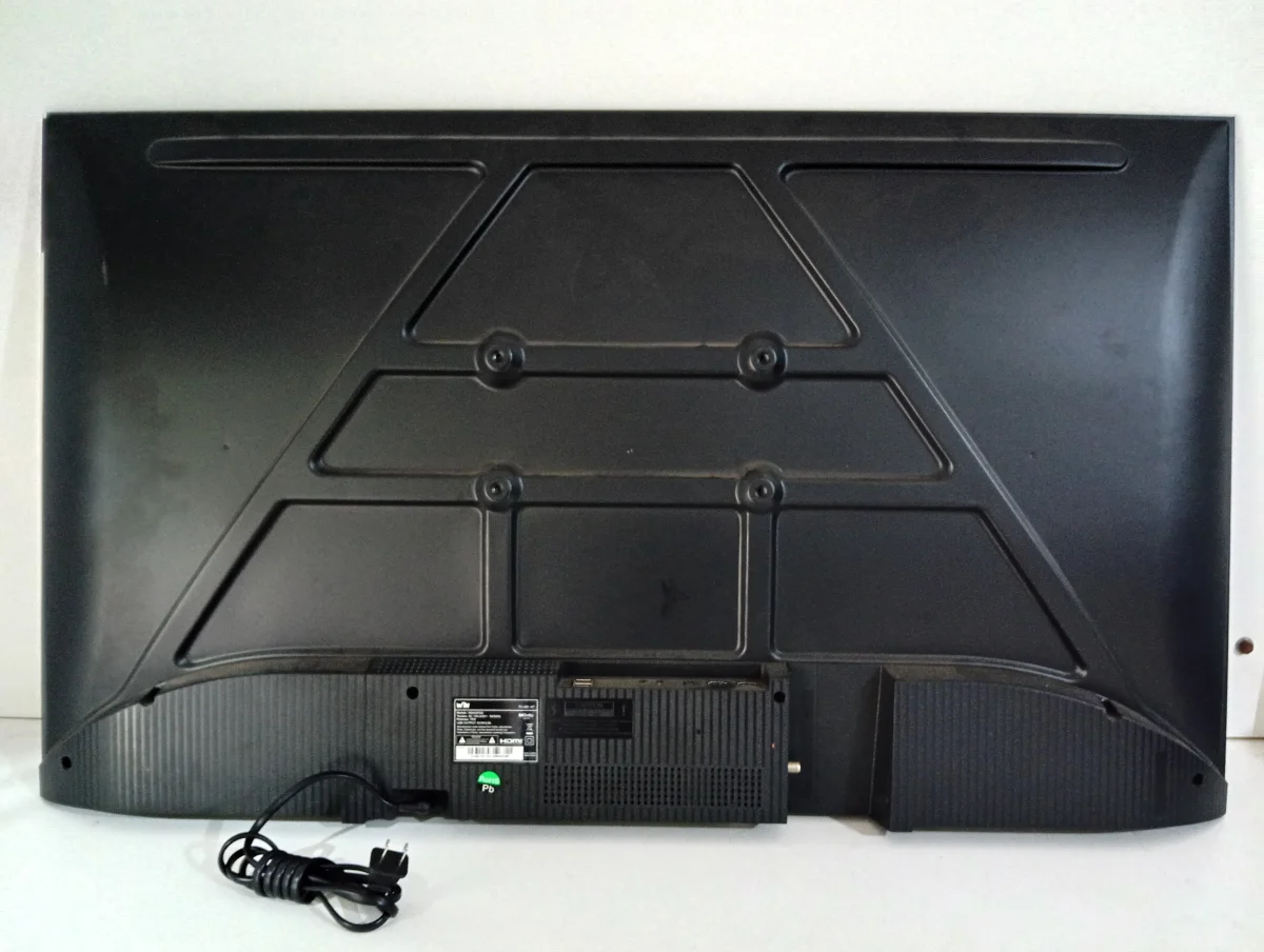 Foto 3 de Televisor Led Smart De 43 '' Marca Win Modelo Win43fsg Con Control Usado En Buen Estado Acc Cable Crrte