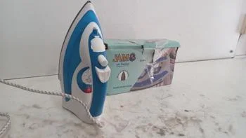 Foto 3 de Plancha Electrica Marca Jam Modelo Vapor/Spray Usado En Buen Estado Acc No Tiene