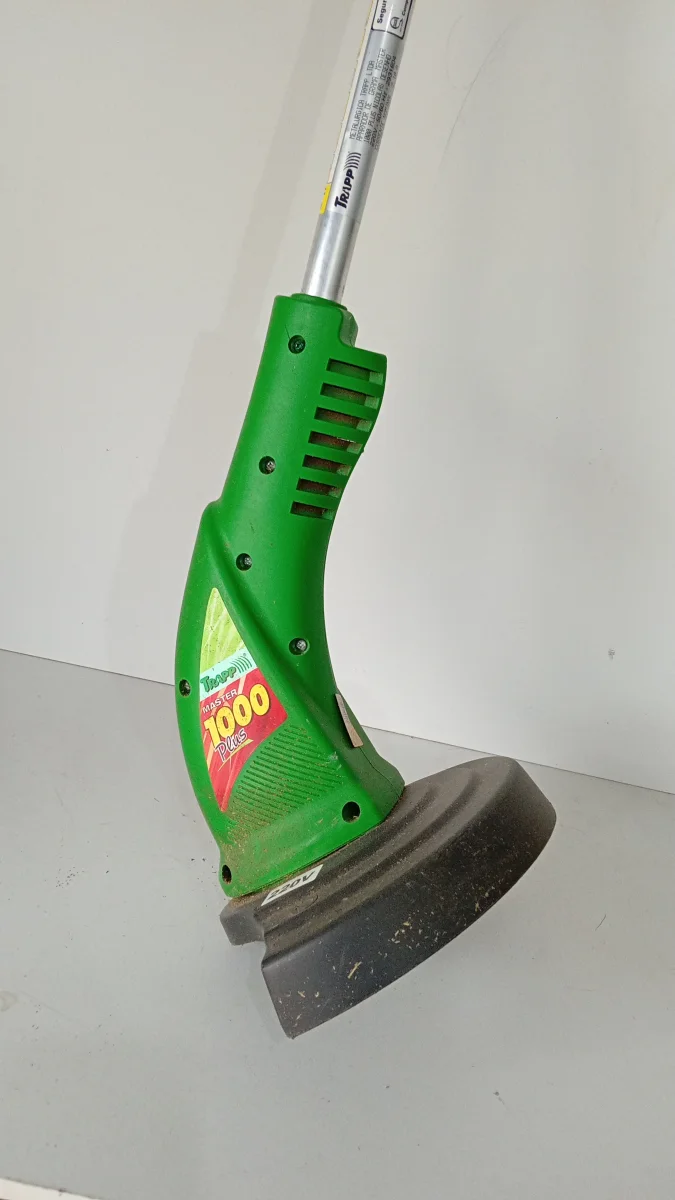 Foto 3 de Bordeadora De Cesped Marca Trapp De 1000 Modelo Master 1000 Plus Usado En Buen Estado Acc Manija
