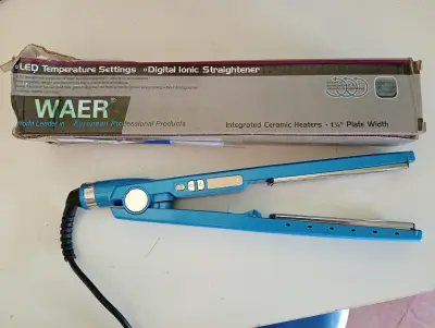 Planchita Para Cabello Marca Waer. Modelo S/M Usado En Buen Estado Acc No Tiene