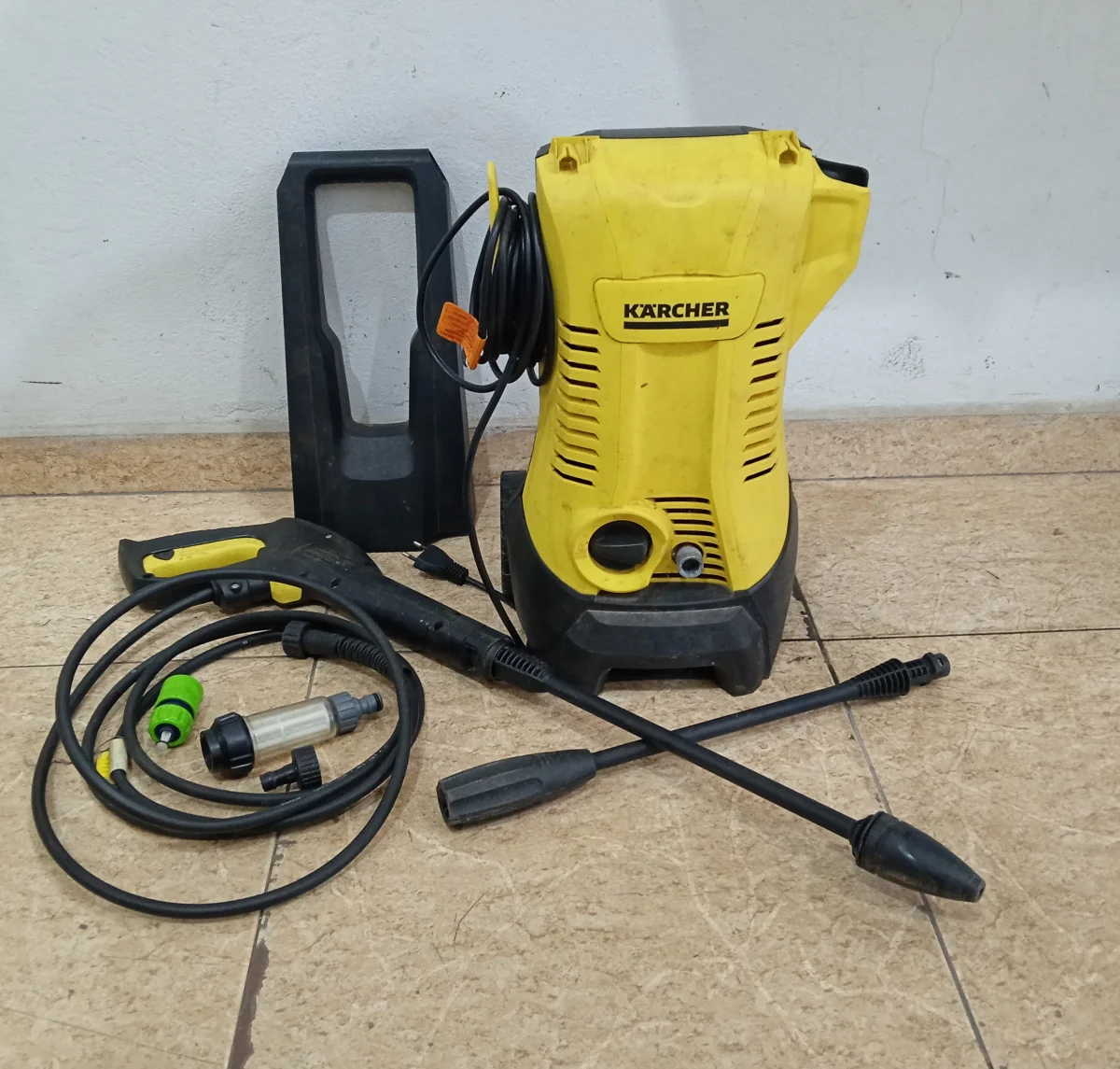 Hidro Lavadora Marca Karcher Modelo K2 Dakar Usado En Buen Estado Acc AdaptadorCon 2 Picos Y Pistola