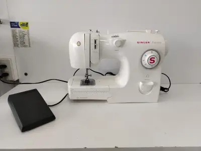 Maquina De Coser Familiar Marca Singer Modelo Fashion Usado En Buen Estado Acc 1 Aguja1 BobinaPedal C/ Cable Cte